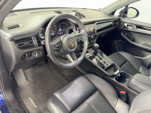 2023 Porsche Macan AWD
