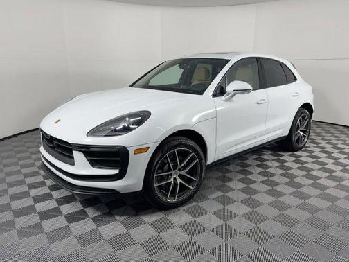 2026 Porsche Macan AWD