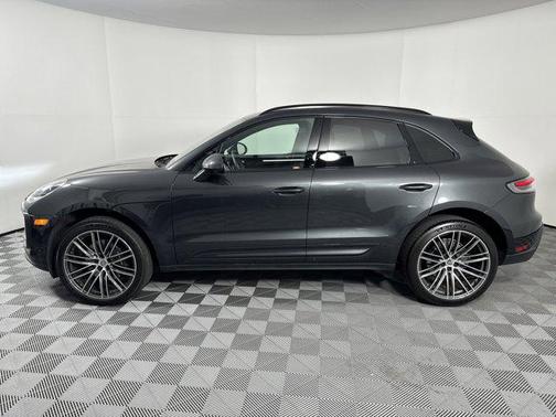 2025 Porsche Macan Base