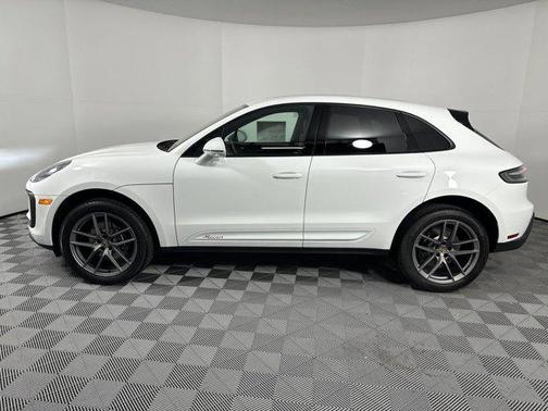 2025 Porsche Macan AWD