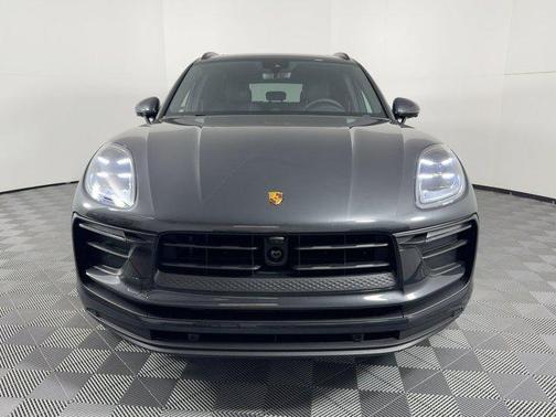 2026 Porsche Macan AWD