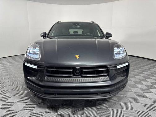 2025 Porsche Macan AWD