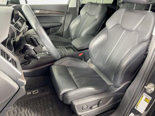 Manhattan Gray Metallic 2018 Audi Q5 2.0T Tech Premium