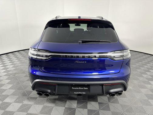 2025 Porsche Macan AWD
