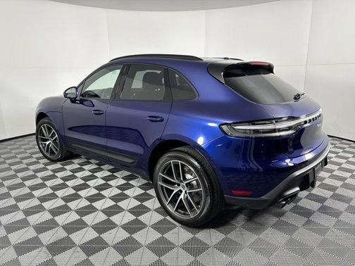 2025 Porsche Macan AWD