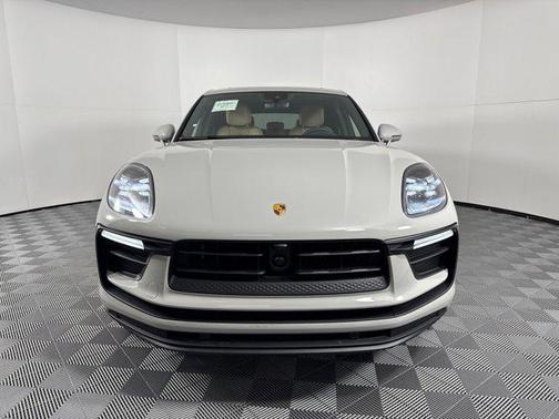 2026 Porsche Macan AWD
