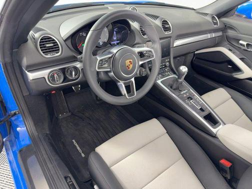 2025 Porsche 718 Boxster S