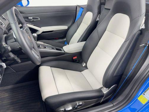 2025 Porsche 718 Boxster S