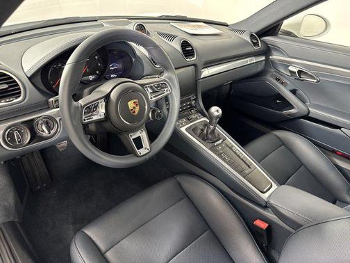 2024 Porsche 718 Cayman Style Edition