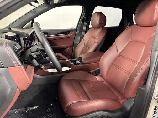 2025 Porsche Cayenne Turbo