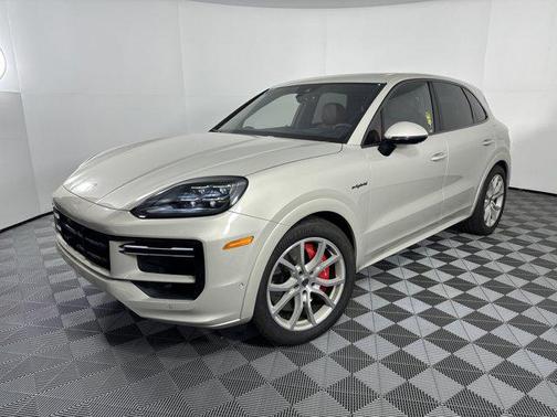 2025 Porsche Cayenne Turbo