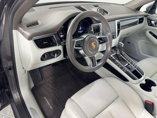 2018 Porsche Macan S