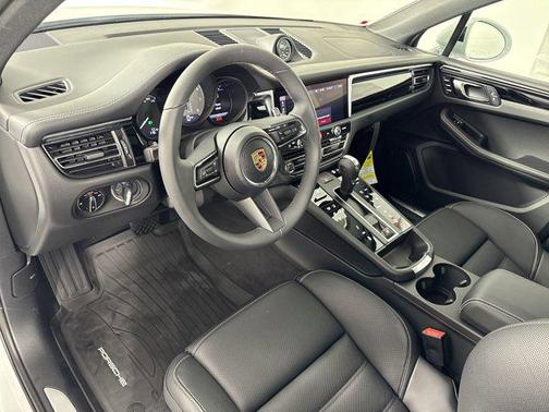 2025 Porsche Macan S