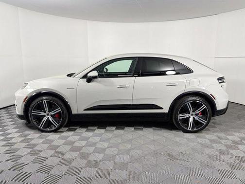 Chalk 2026 Porsche Macan Macan Electric Turbo