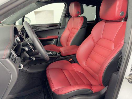 2026 Porsche Macan GTS