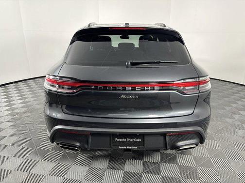 2025 Porsche Macan AWD