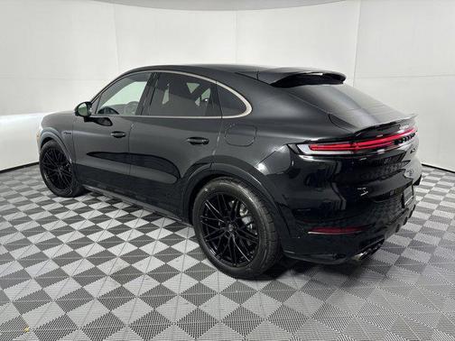 2025 Porsche Cayenne Turbo