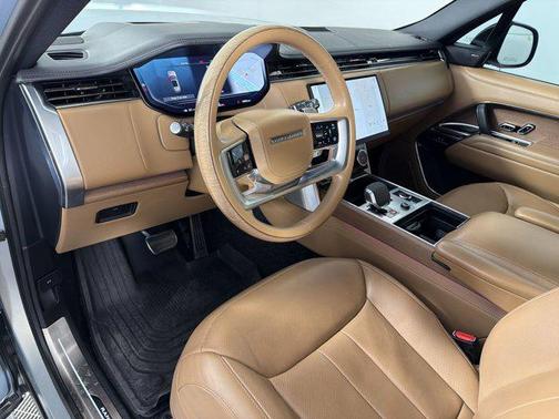 Charente Grey Premium Metallic 2023 Land Rover Range Rover P400 SE