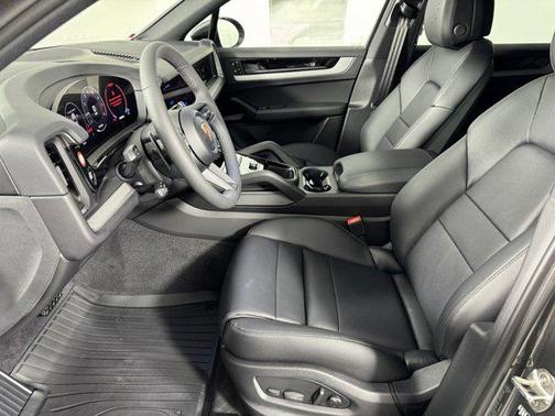 2025 Porsche Cayenne AWD