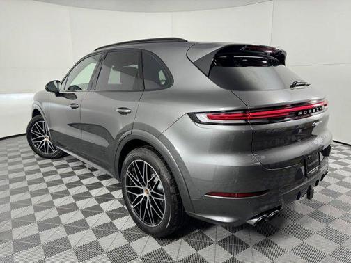 2025 Porsche Cayenne AWD