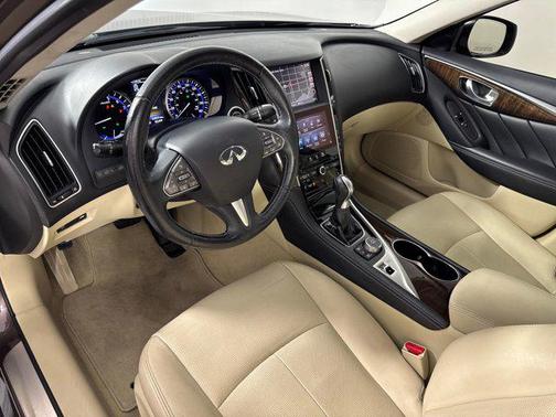 2016 INFINITI Q50 Hybrid Base
