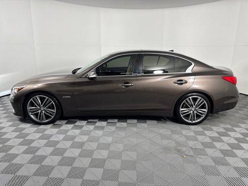 2016 INFINITI Q50 Hybrid Base
