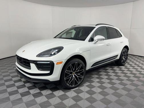 2026 Porsche Macan AWD