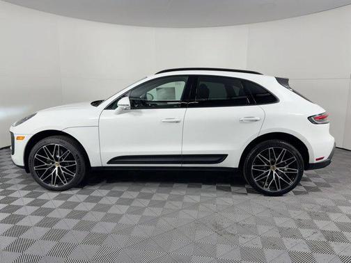 2026 Porsche Macan AWD