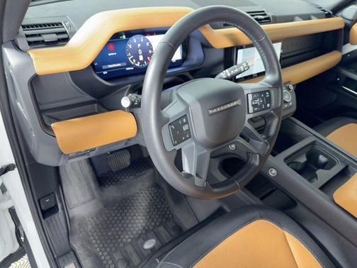 2024 Land Rover Defender 110 P400 X-Dynamic SE