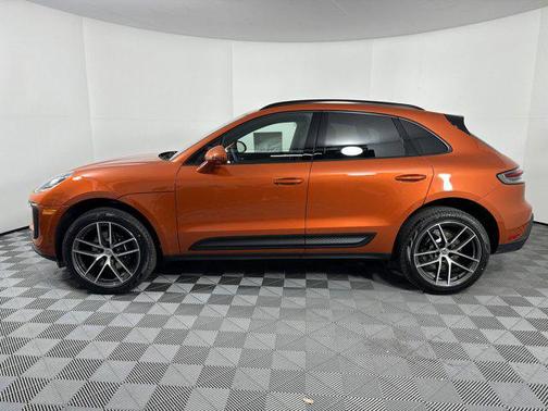 2025 Porsche Macan AWD