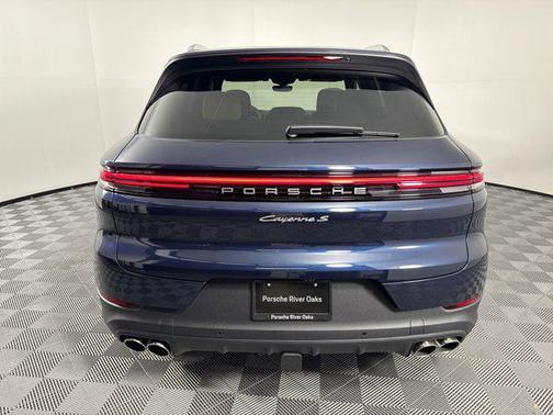 2025 Porsche Cayenne S
