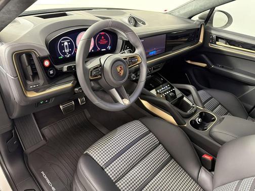 Chalk 2026 Porsche Cayenne GTS