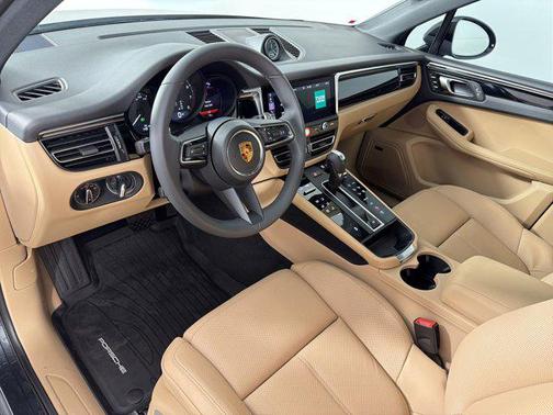Volcano Grey Metallic 2026 Porsche Macan Macan