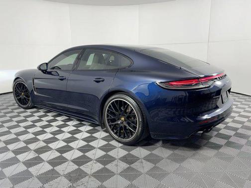 2023 Porsche Panamera Platinum Edition