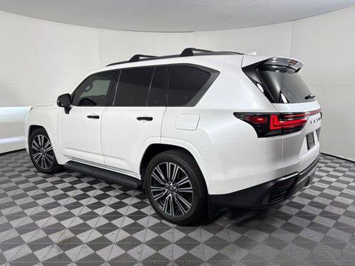Eminent White Pearl 2024 Lexus LX 600 Luxury