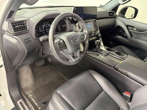 Eminent White Pearl 2024 Lexus LX 600 Luxury