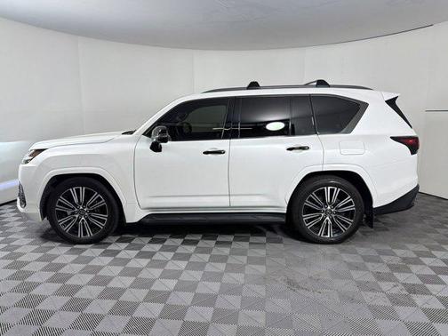 Eminent White Pearl 2024 Lexus LX 600 Luxury