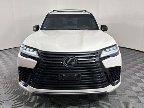Eminent White Pearl 2024 Lexus LX 600 Luxury