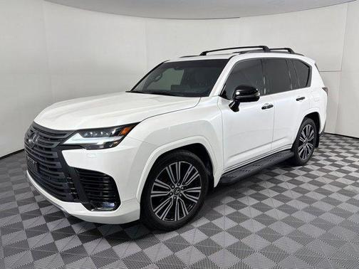Eminent White Pearl 2024 Lexus LX 600 Luxury