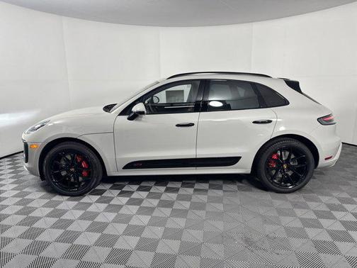 2025 Porsche Macan GTS