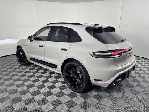 2025 Porsche Macan GTS