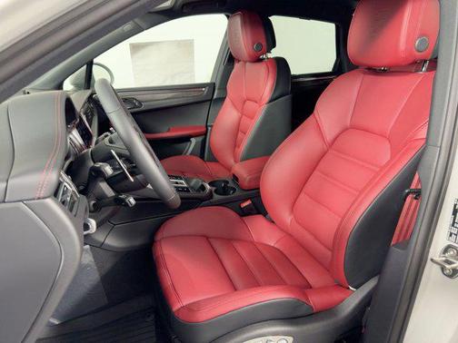 2026 Porsche Macan GTS