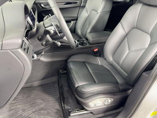 Chalk 2026 Porsche Macan Macan