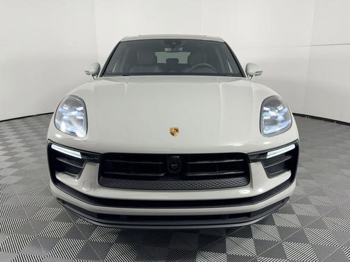 Chalk 2026 Porsche Macan Macan