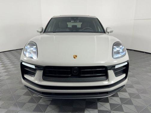 2026 Porsche Macan AWD