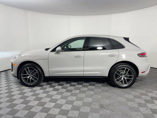 2026 Porsche Macan AWD