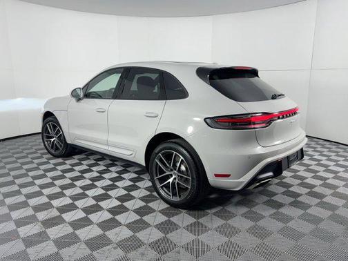 2026 Porsche Macan AWD