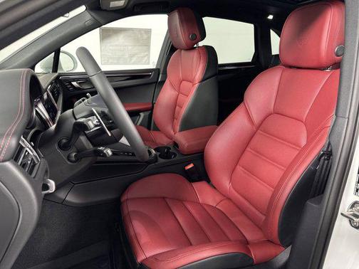 2025 Porsche Macan S
