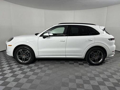 2025 Porsche Cayenne AWD