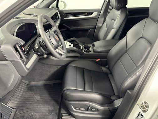 2025 Porsche Cayenne AWD